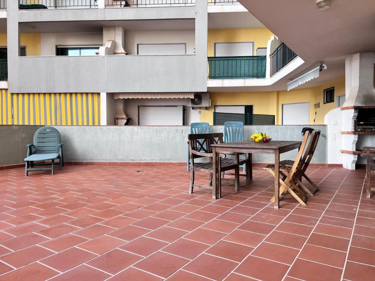 Armacao De Pera Ocean Terrace With Pool By Homing Apartment Bagian luar foto